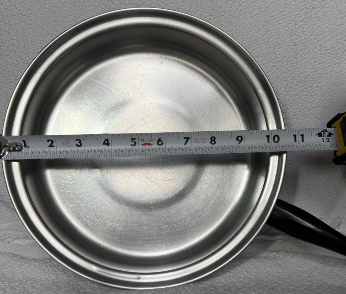 West Bend Saucepan 10 1/2 x 2 1/4 With Lid Excellent Vintage Condition