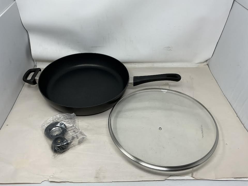 Scanpan USA Inc Classic Saute Pan, 4.25 quarts, Black