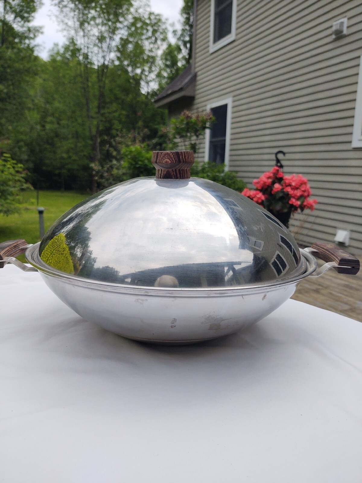 Stainless Wok With Handles And Lid