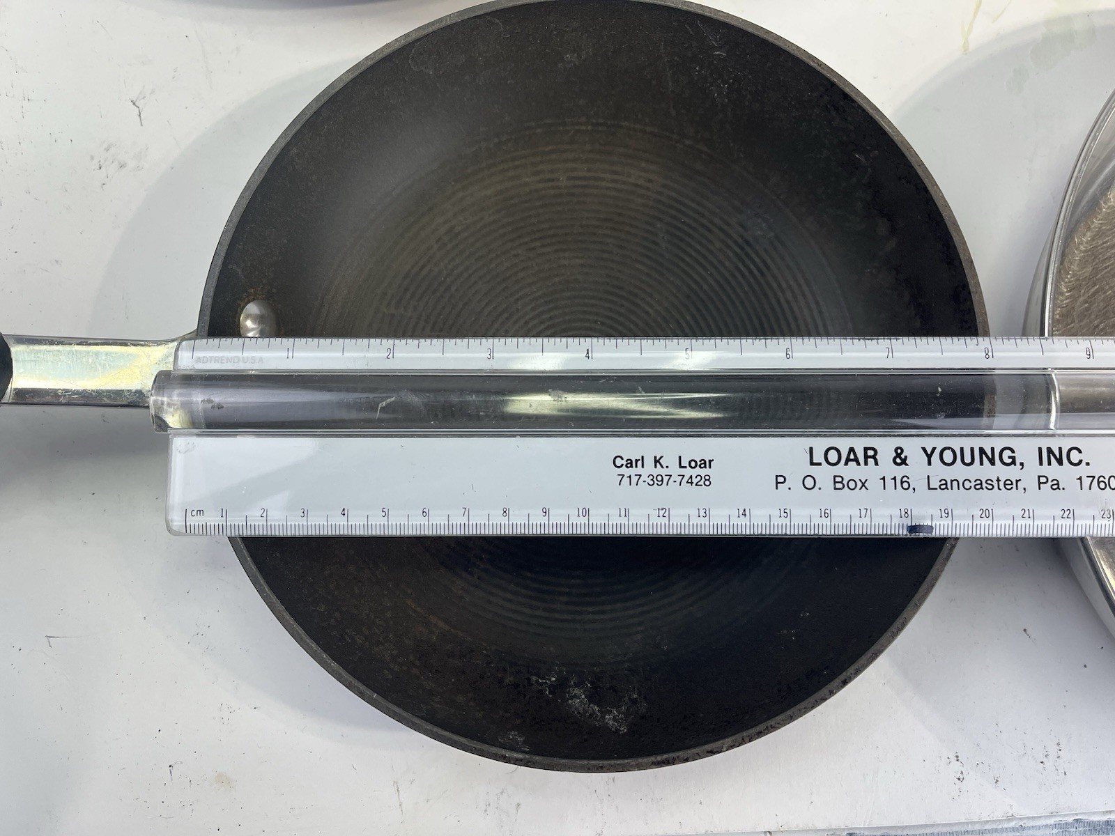Four Piece Frying Pans Plus Screen Lid See Pics For Sizes Y B