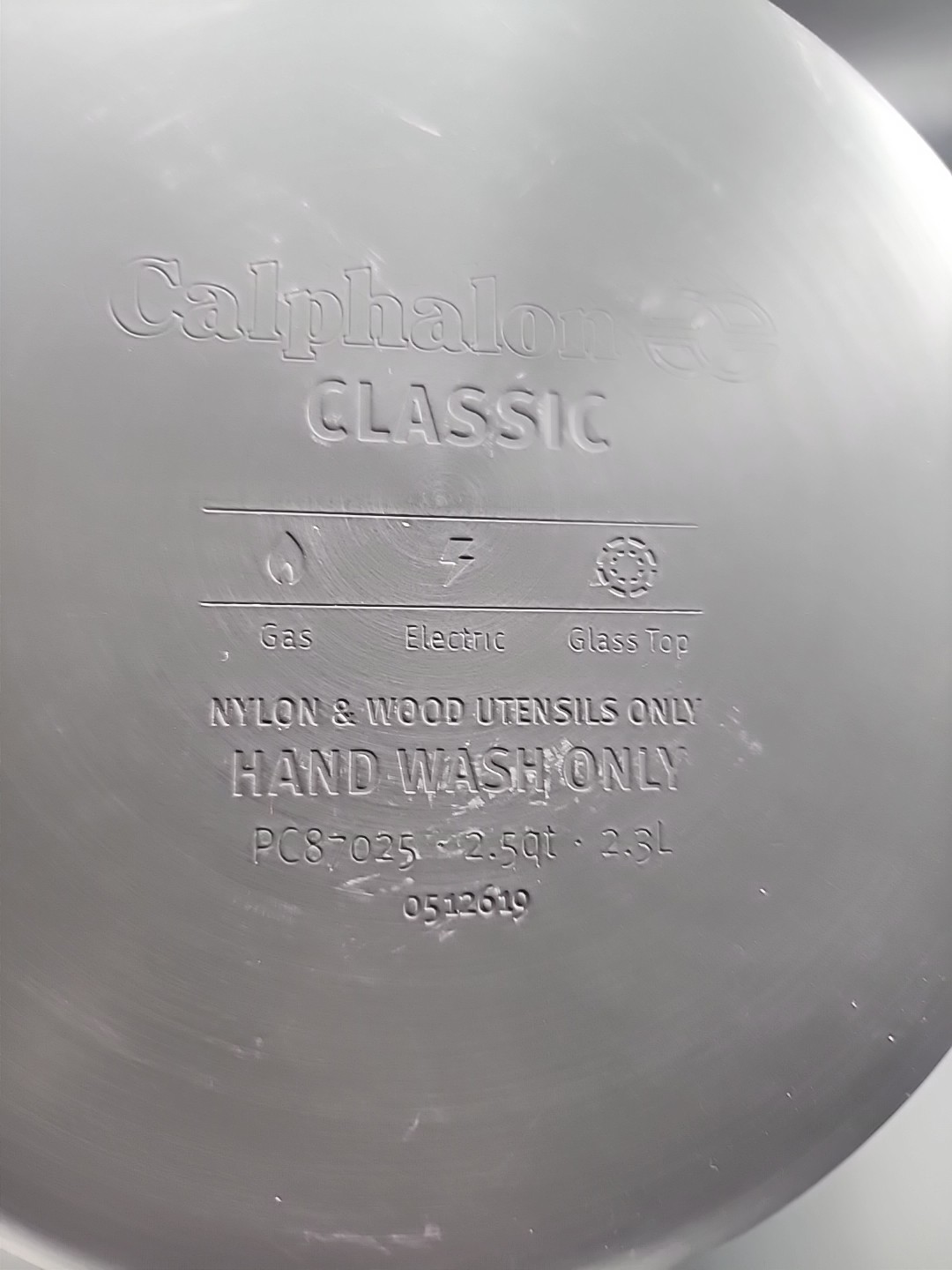 Calphalon Classic 2.5 Qt Hard Anodized Saucepan Gray 87025 Nonstick With Lid