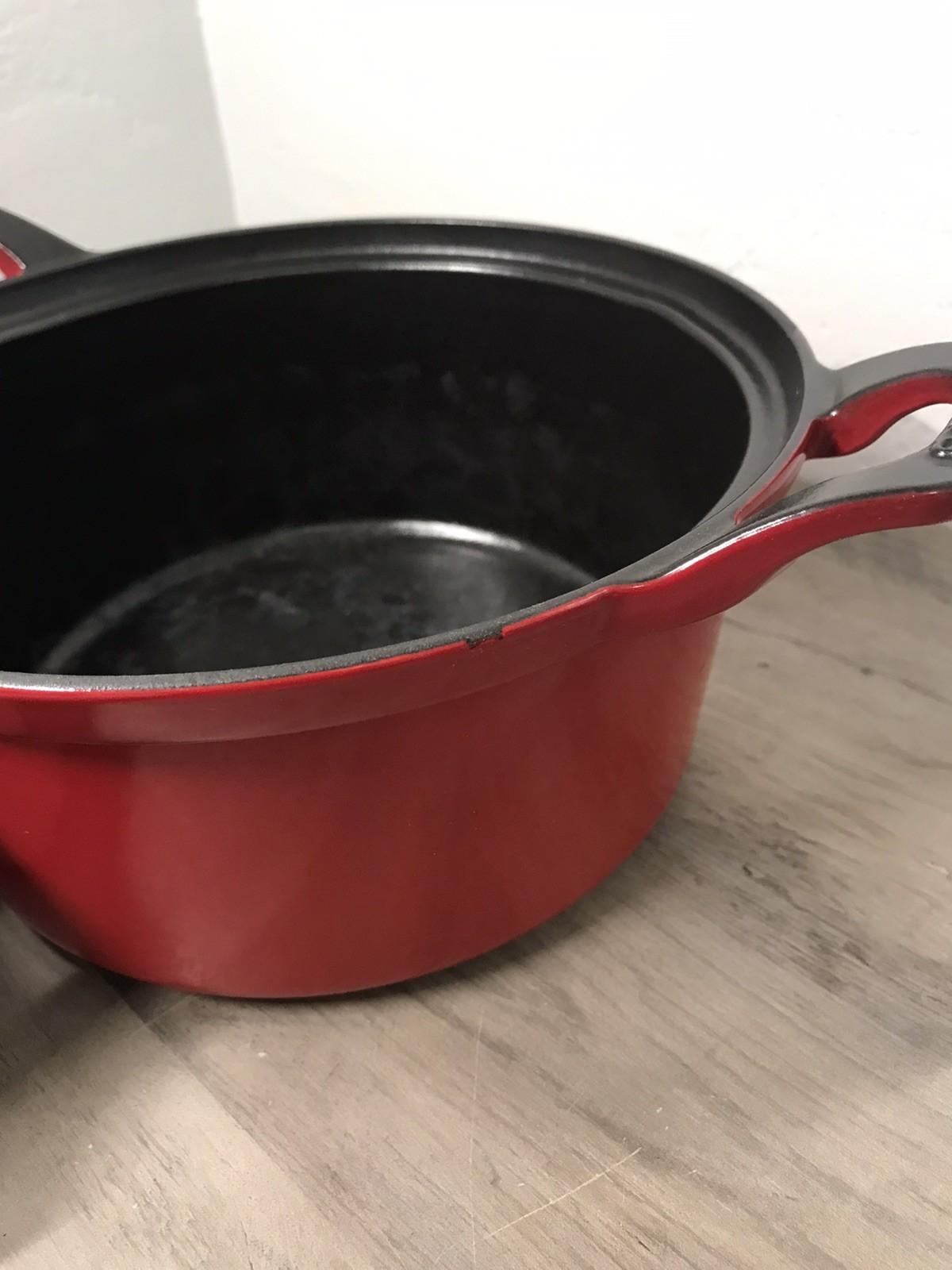 STAUB Cast Iron 2.5 qt Braiser with Glass Lid Dutch Oven Cherry Red 9”