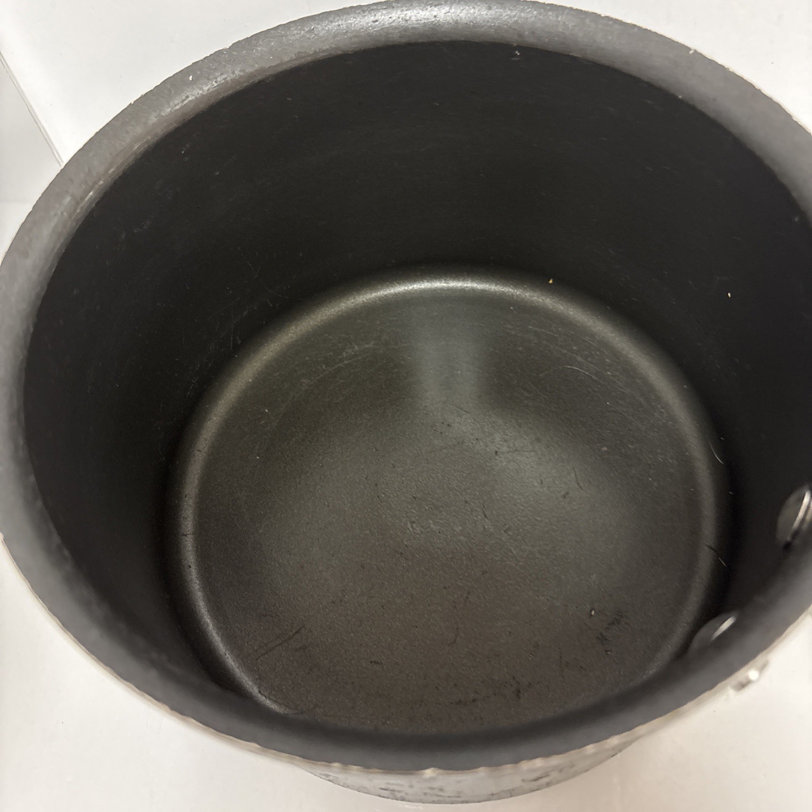 The Pampered Chef 3 Quart Hard-Anodized Non-Stick Sauce Pan With Lid