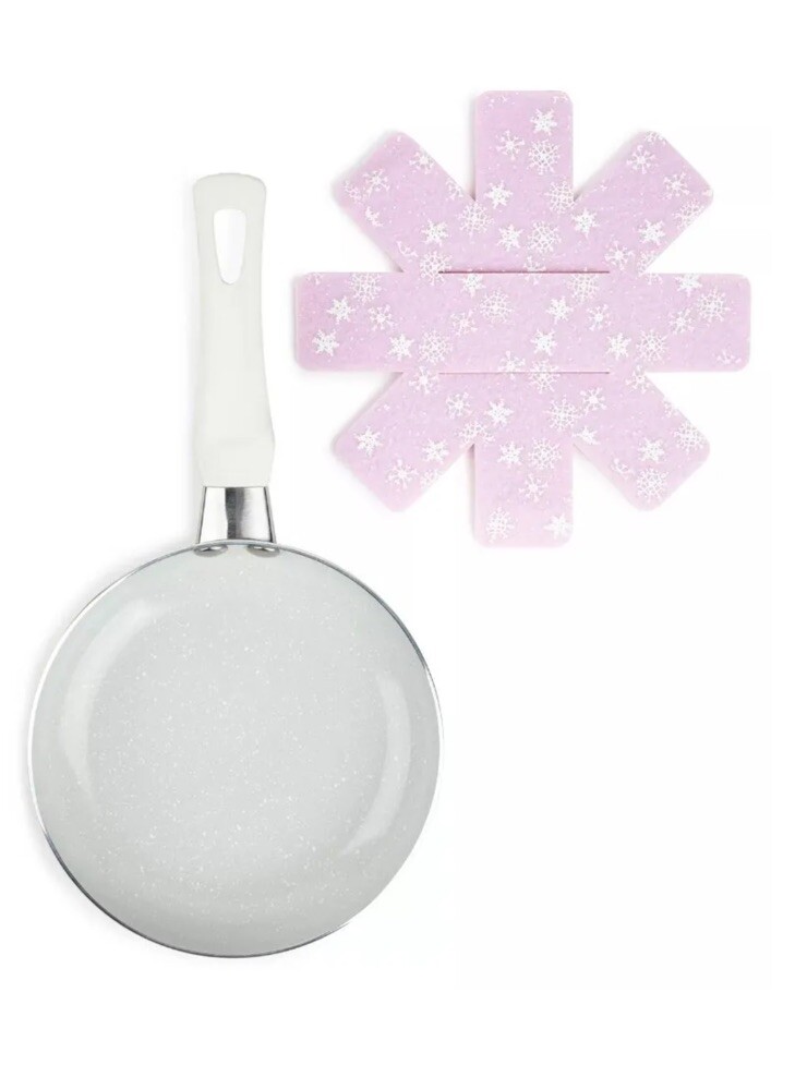 Brooklyn Steel Co. 2 Pc Mini Fry Pan With Felt Protector – Pink Snowflakes