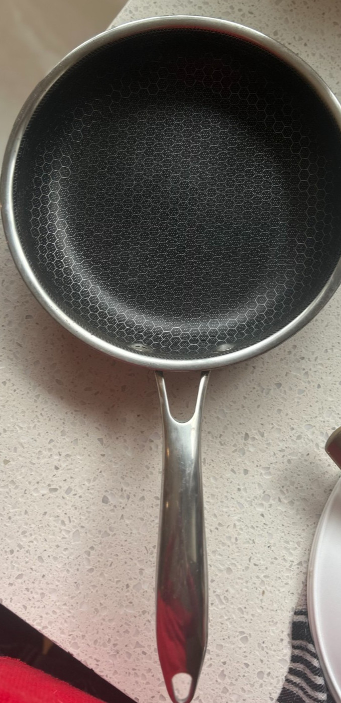 HexClad Hybrid Cookware 3 Piece Frying Pan Set – 8.5, 11, 13 inches diameter