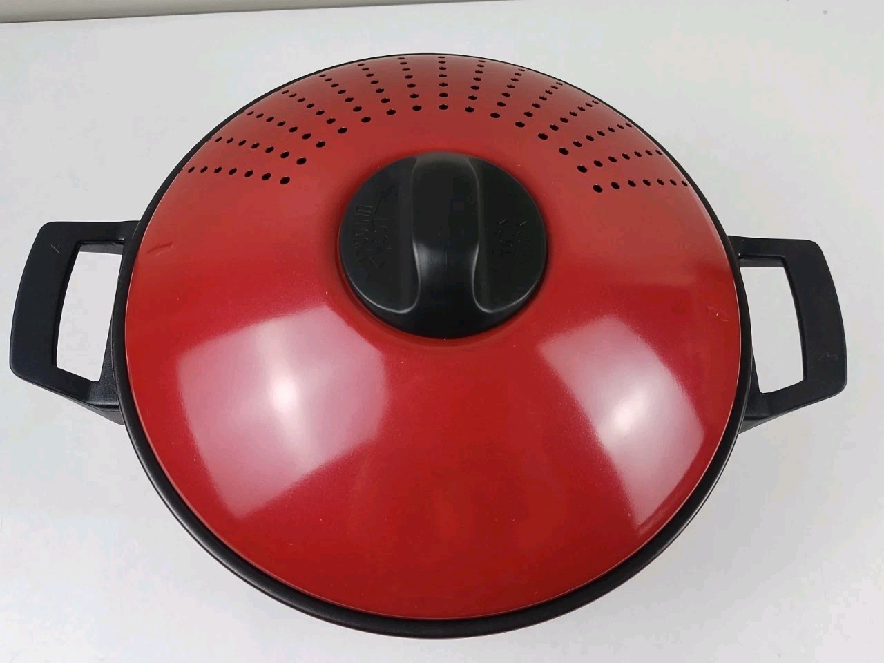 Pasta Express One (1) Red 2 Qt Non-Stick Pasta Pot With Locking Strainer Lid