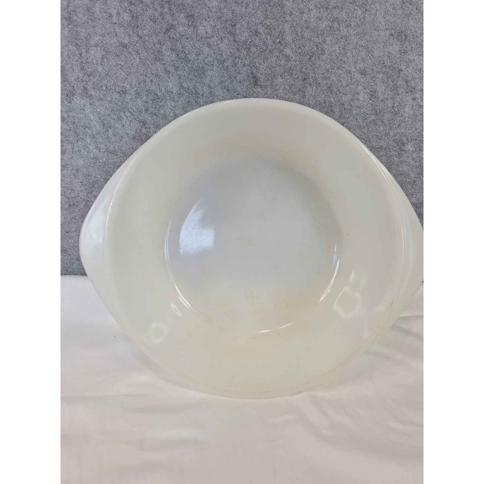 VINTAGE White MCM 2 Qt Milk Glass Baking & Serving Casserole Dish GLASBAKE J-514