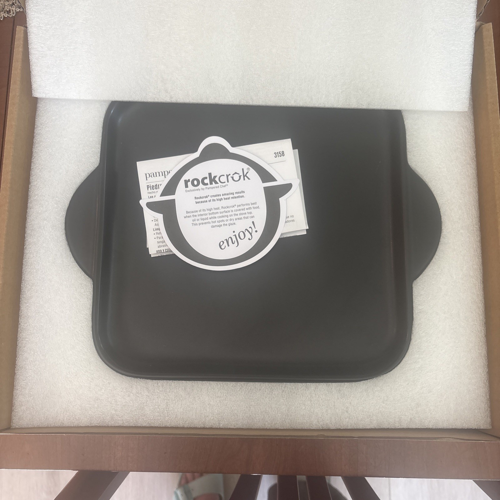 NEW In Box- Rockcrok Pampered Chef 9-inch Square Small Grill Stone #3158