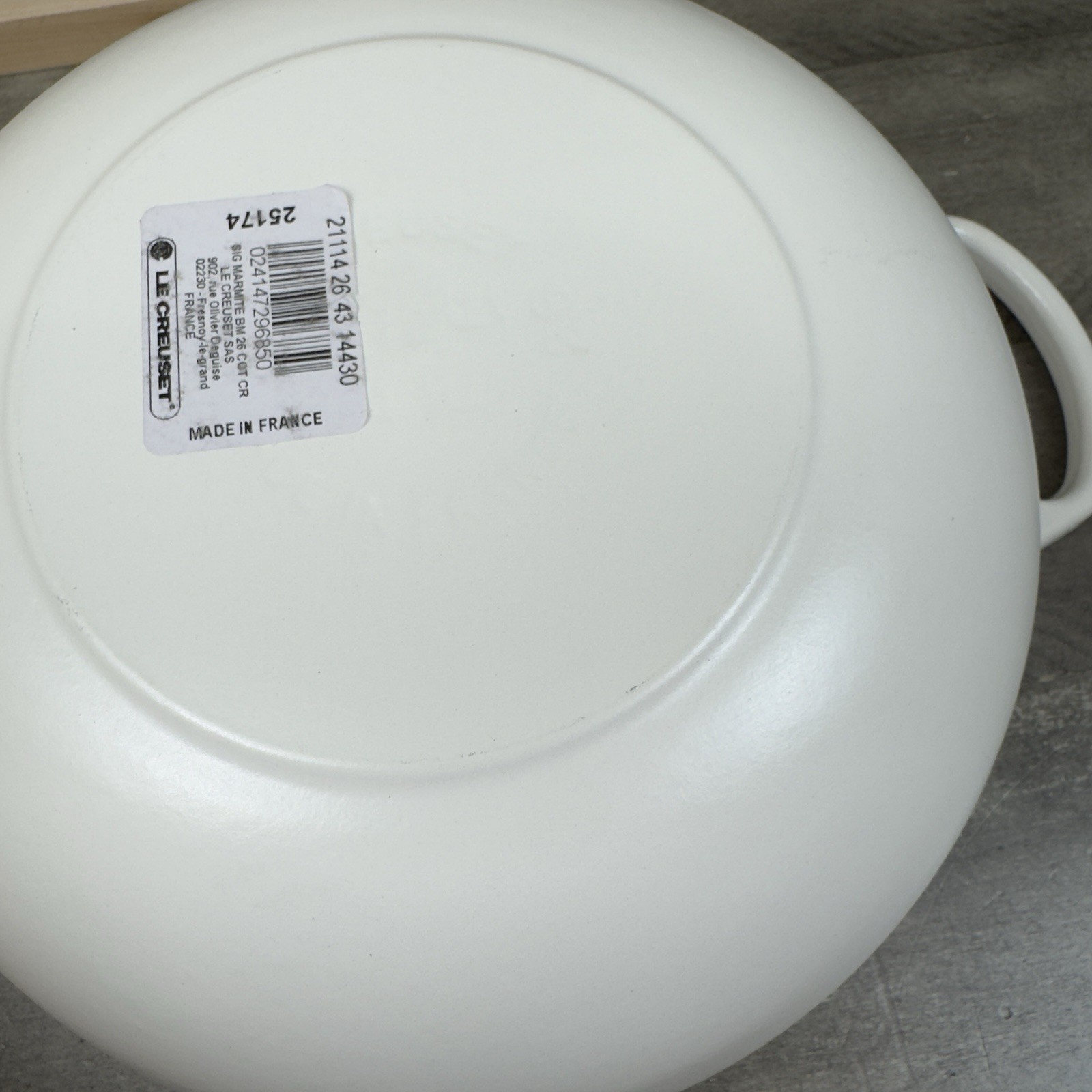 Le Creuset Enameled Cast Iron Soup Pot 4 1/2-Qt. Matte White Scuffed Read NWOB