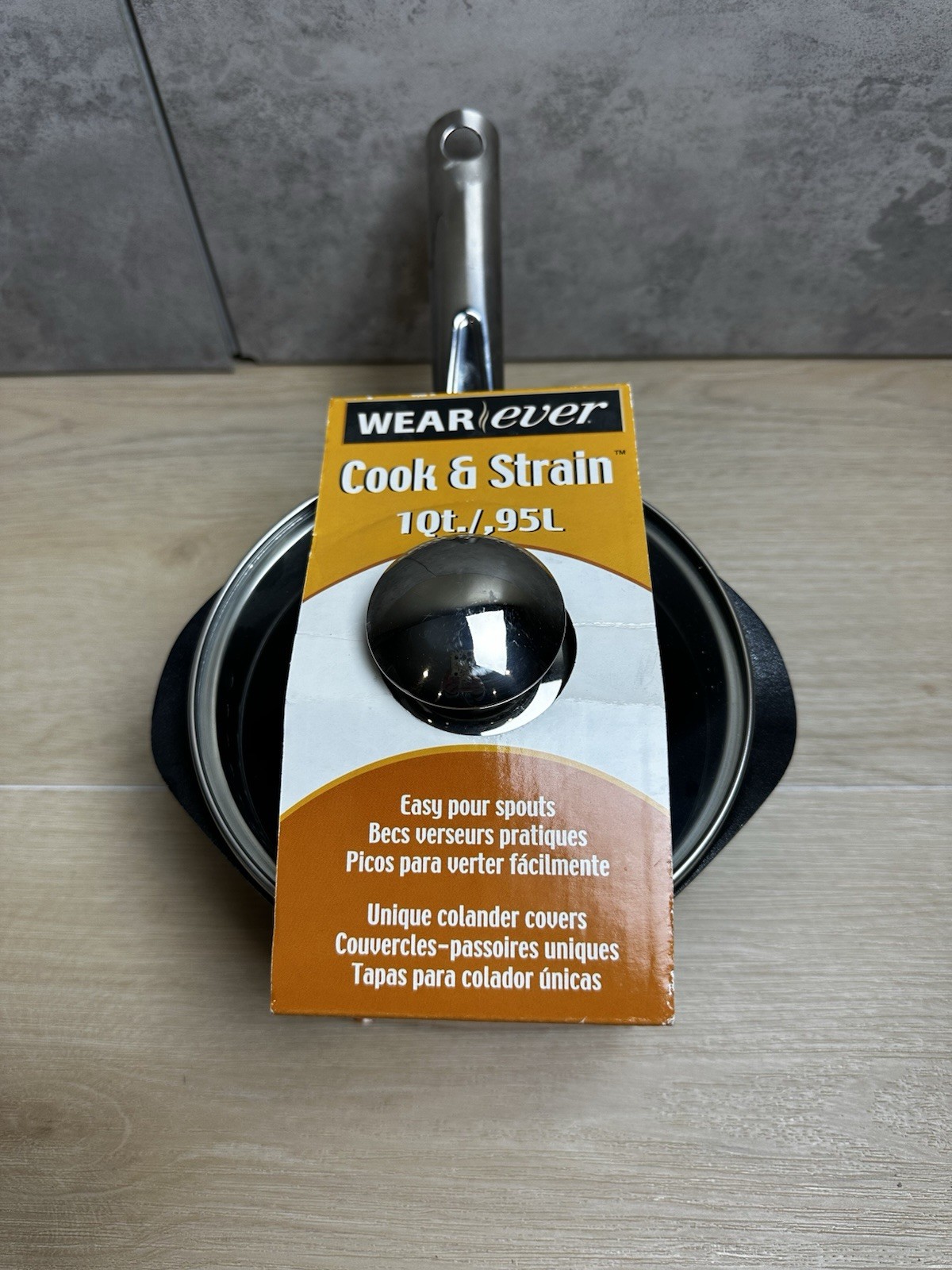 WearEver Nonstick 1Qt Saucepan W/ Double Pour Spouts & Strainer Lid NEW