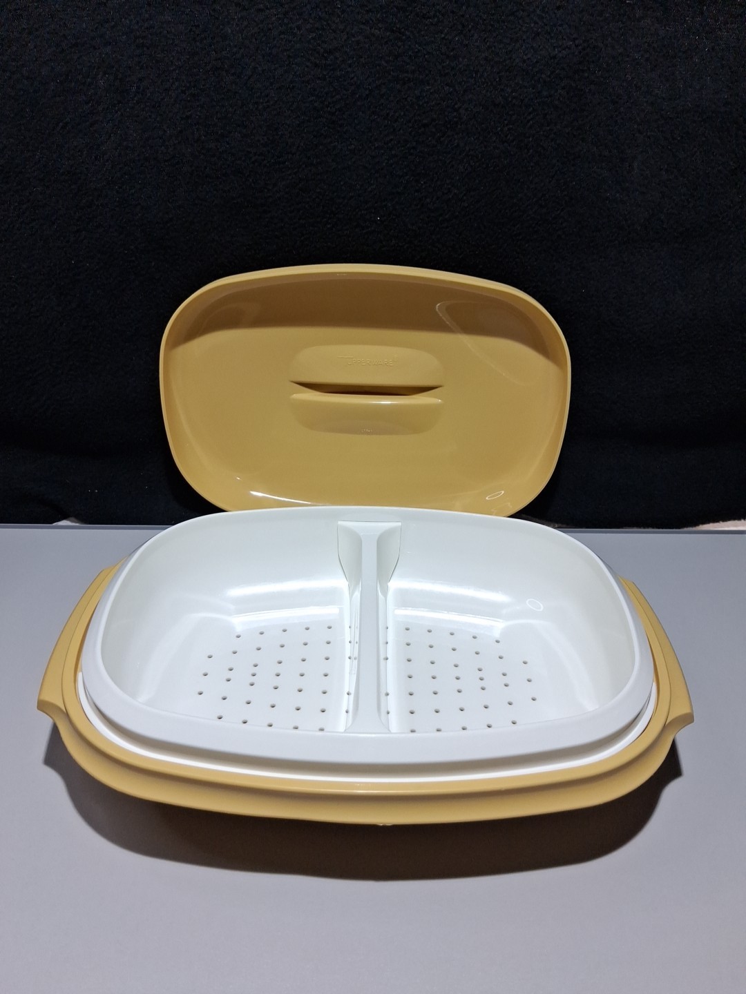 VTG Tupperware 1273-3 Vegetable-Rice Steamer 4 Piece Set Harvest Gold W/divider.