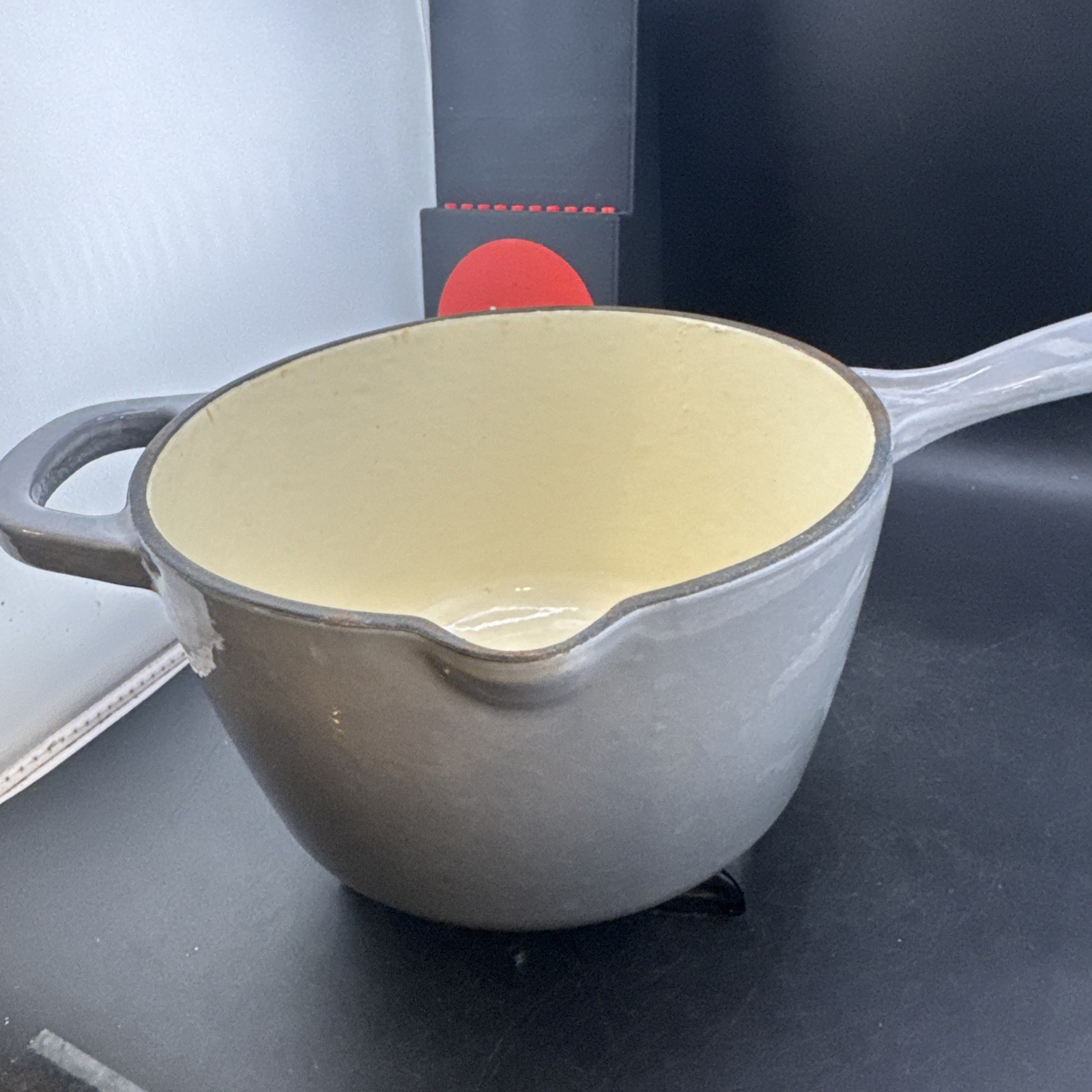 Crofton 1.75QT porcelain Pot