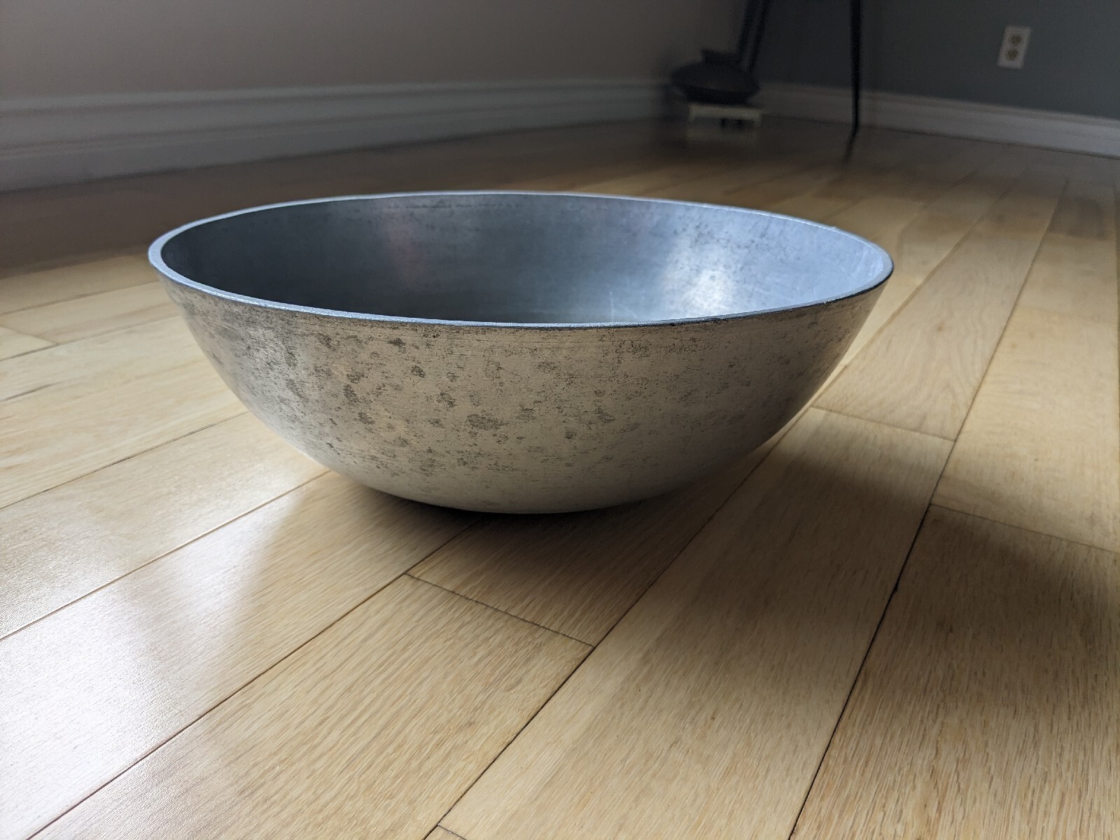 Contemporary Hard Anodized Solid Heavy Guage Aluminum Wok 6 Qt. 2.4 lb. 13x5x.5″