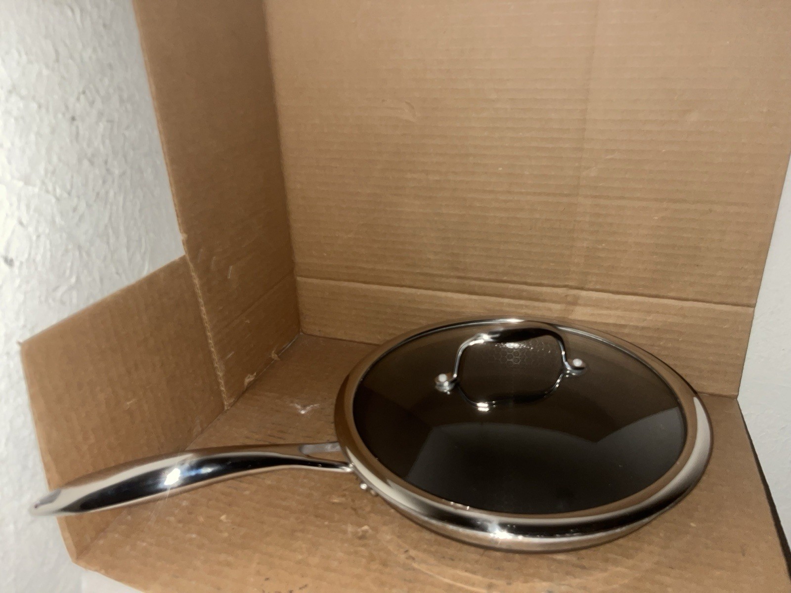 HexClad Hybrid Nonstick 10-Inch Frying Pan with Tempered Glass Lid
