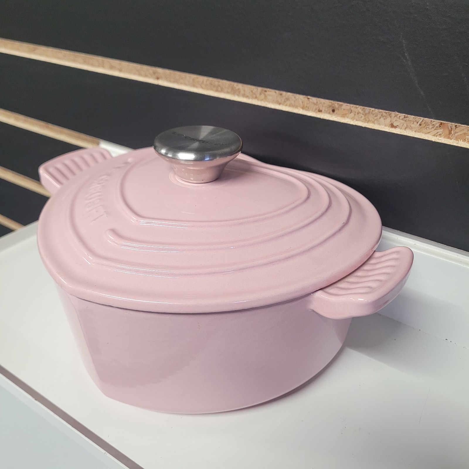 Le Creuset Cocotte D’amour Dish SHELL PINK 1L Heart shaped Cast Iron