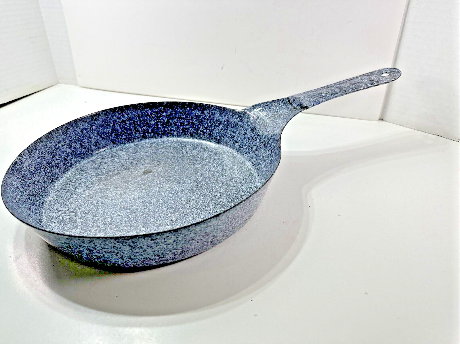 VINTAGE “QUICK MEAL 5″ GRANITEWARE 10.25” FRYING PAN LT. BLUE & BLACK
