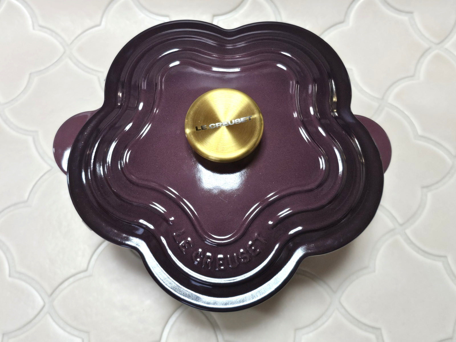 Le Creuset Fig Purple Flower Fleur Dutch Oven 2.2Qt Gold Knob Black Matte Enamel
