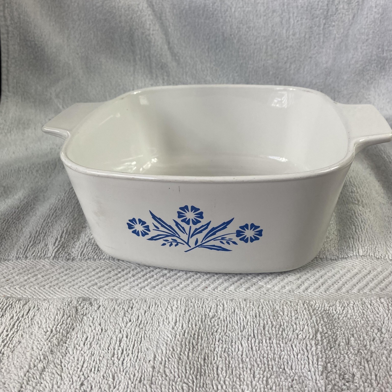 Vintage CorningWare Cornflower Blue Casserole Dish 1.5 Qt A-1 1/2-B White USA