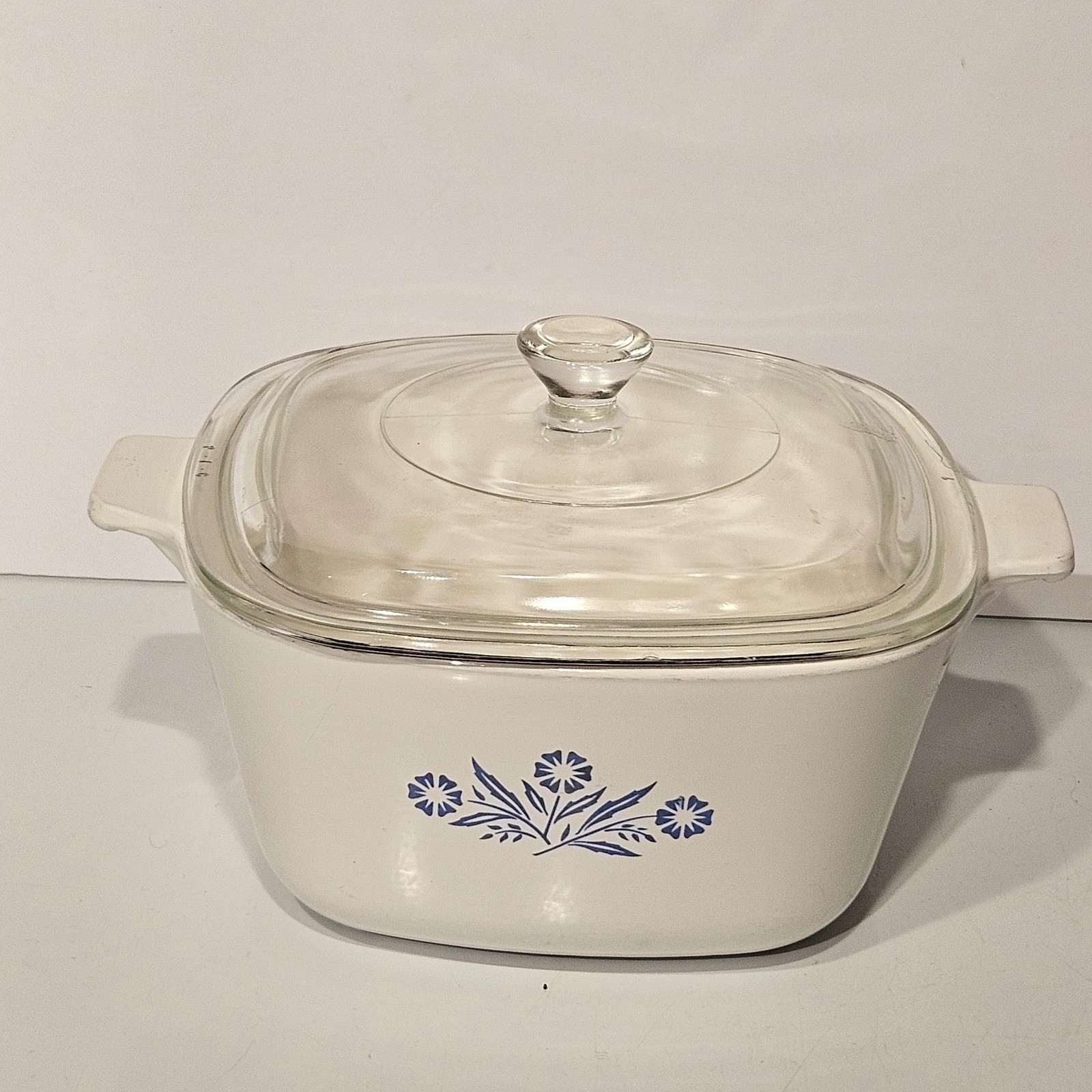 Corning Ware Casserole Dish 1.75 QT White Blue Cornflower P-1 3/4-B with Lid