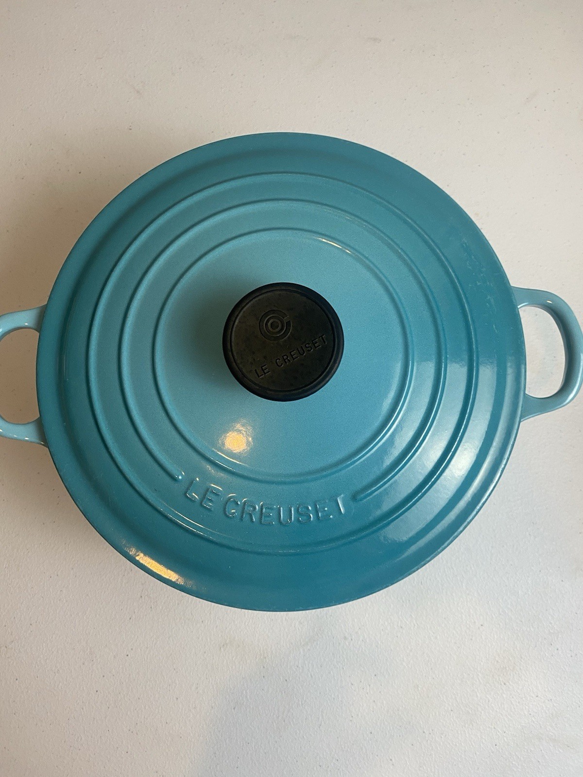 Le Creuset Signature #24 4qt Blue Caribbean Enameled Cast Iron Round w Lid