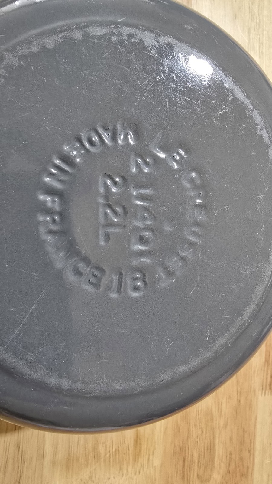 Le Creuset Signature Enameled Cast Iron Saucepan 2 1/4 Qt. Oyster #18