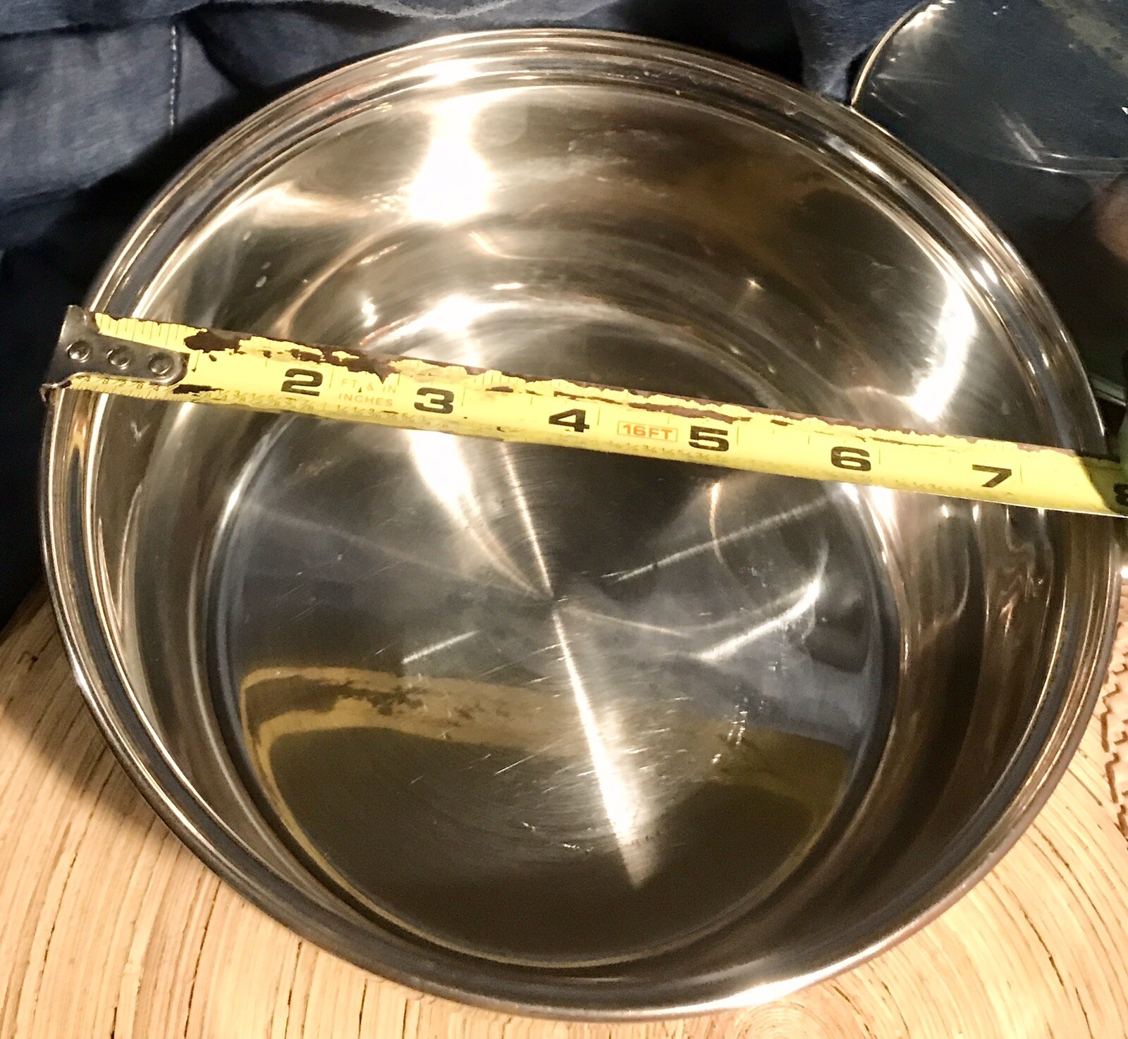 TRAMONTINA 18/10 STAINLESS STEEL COVERED POT 2 Qt. 7 3/4”ACROSS 4 3/4” DEEP