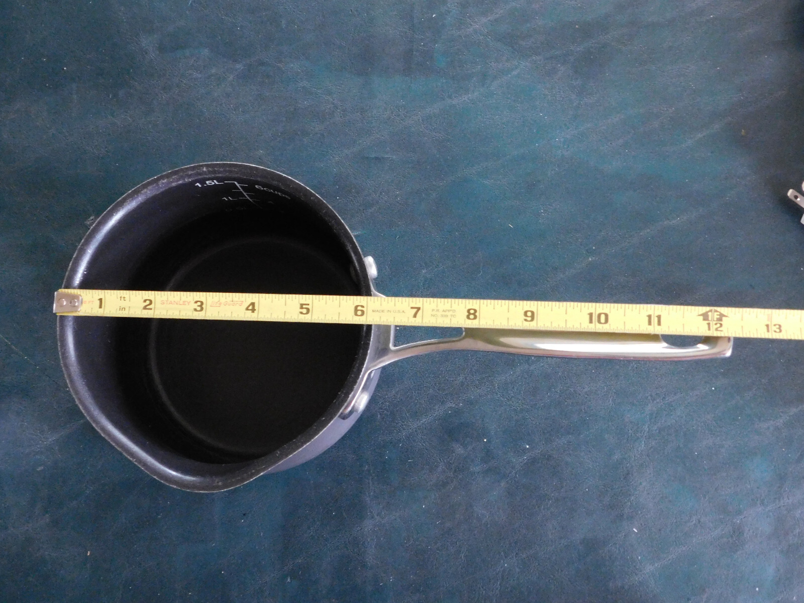 Cuisinart Contour Hard Anodized Pour Saucepan with Cover 1.5qt pre-owned in VGC
