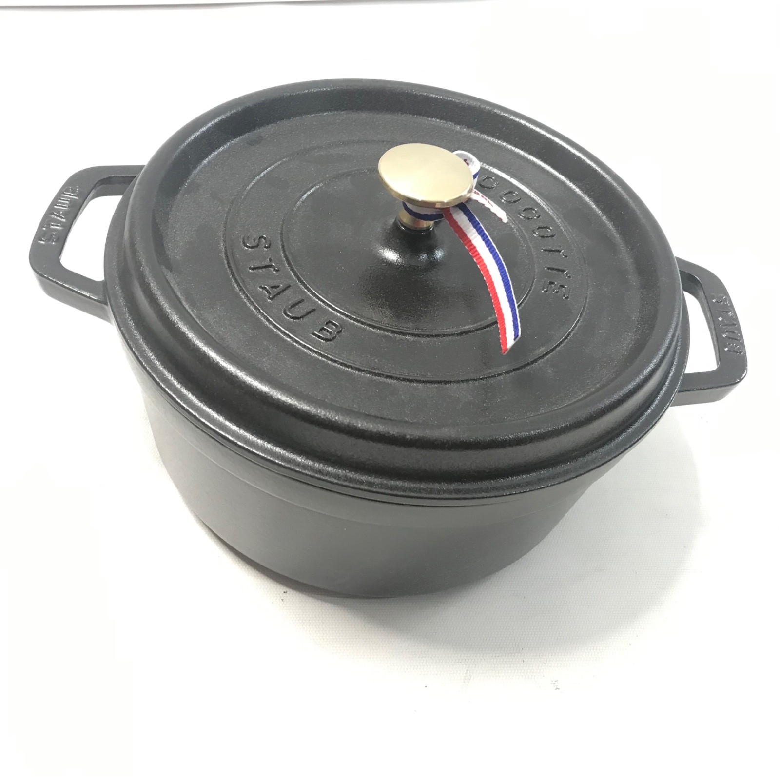 Staub Cocotte Ronde Round Cast Iron 24cm 3.7L 3.9QT Black 9 3/8” New OPEN BOX
