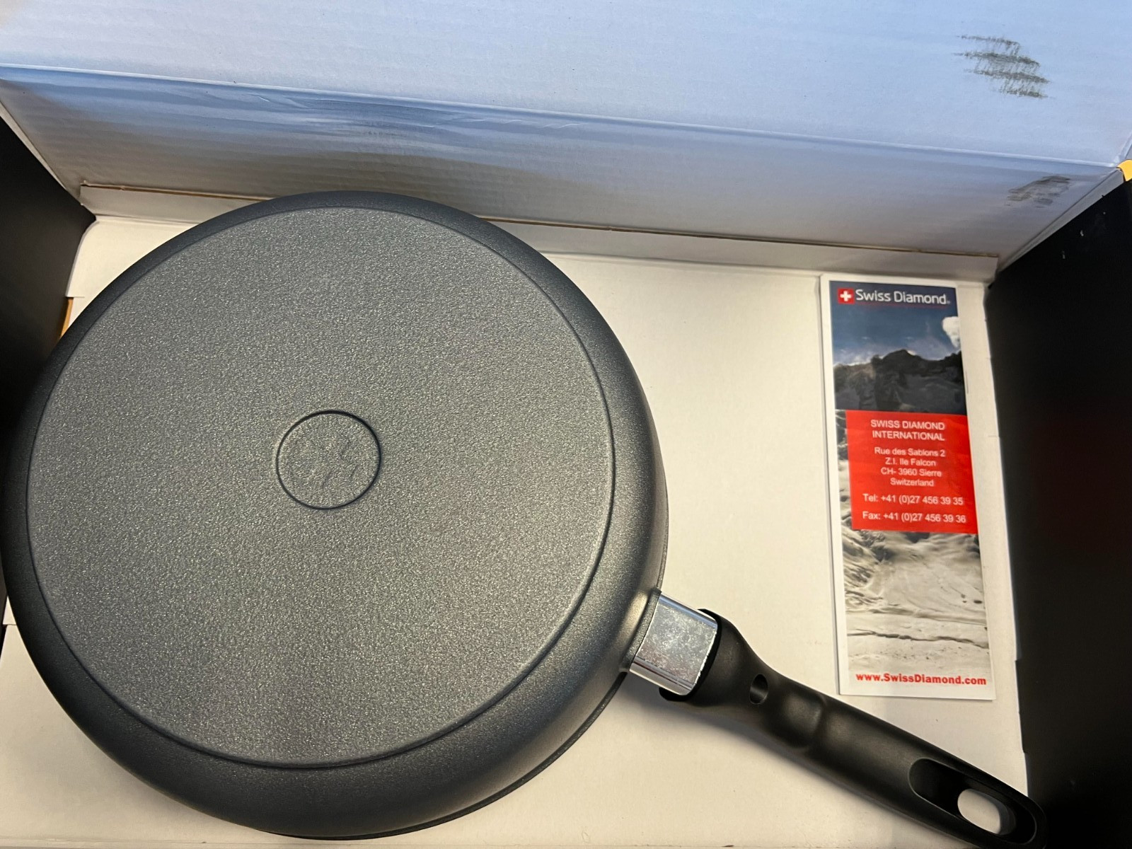 Swiss Diamond – 10.25″ Induction Sauté Pan 6726i in retail box