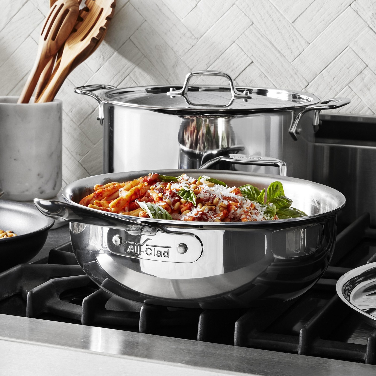 All-Clad D5 Stainless Steel Essential Pan with Lid 6 Qt USA