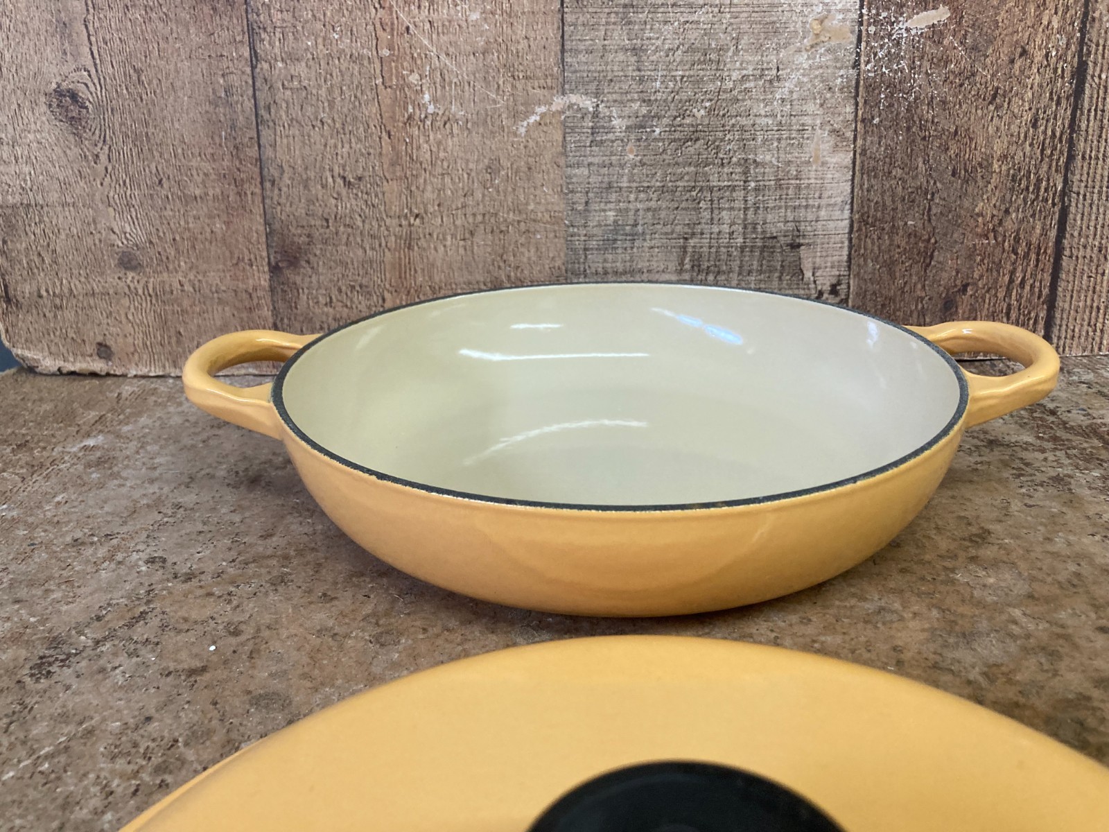 Le Creuset Shallow Casserole Braiser 22cm 8-2/3in 1.5Qt Enamel Cast Iron