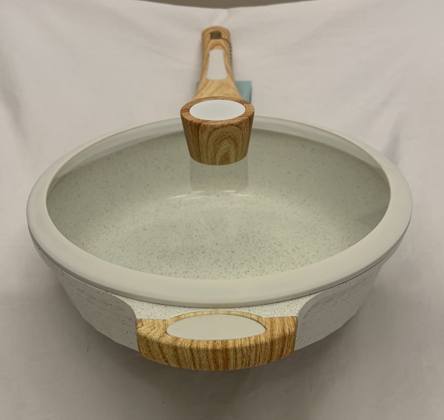 D&W Deane & White 3.9qt Sauté 11” Non-Stick Skillet W/Lid Shiny White NWT