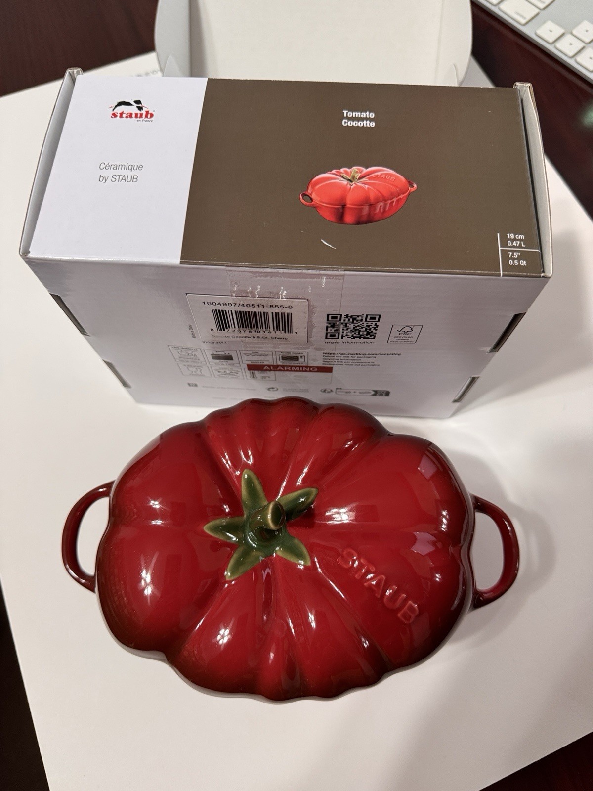 STAUB Ceramics 16 oz Sz 7.5”Petite Red Tomato Cocotte Brand New in Original Box