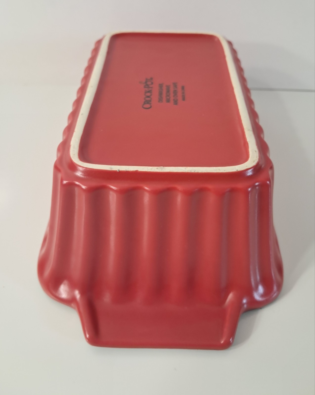 Crock-Pot Denhoff 8.5-inch Rectangular Stoneware Casserole Dish Red Matching Lid