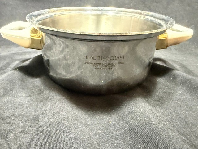HEALTHCRAFT White handle 2 qt pot 7 1/4″ x 3 3/8″