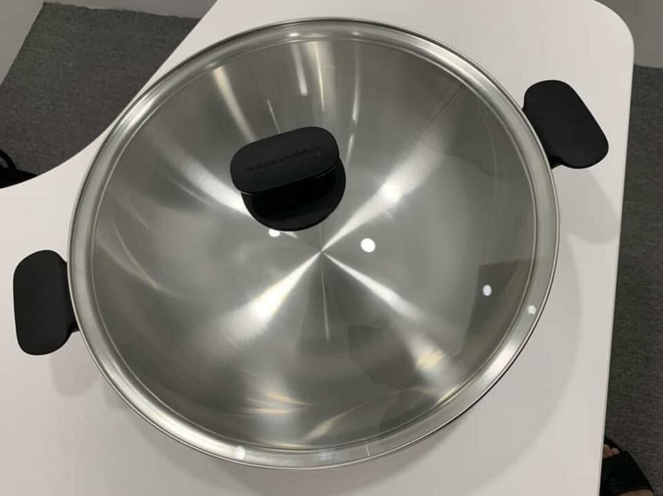 1 SET x NEW Tupperware Universal WOK 38cm stainless steel with box