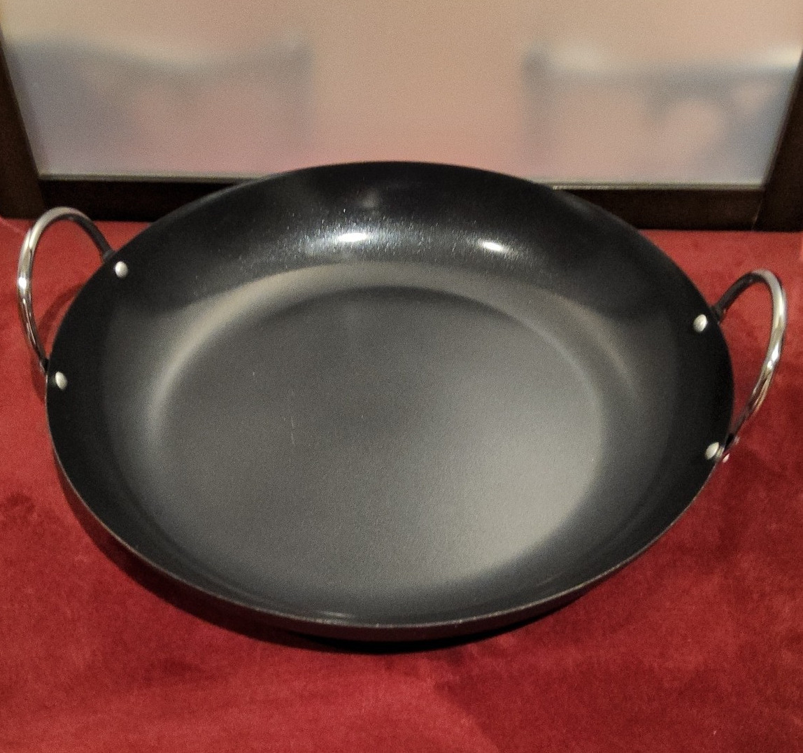 CROFTON Nonstick Round Saute Pan Double Handle 12in Black/Silver 500°F