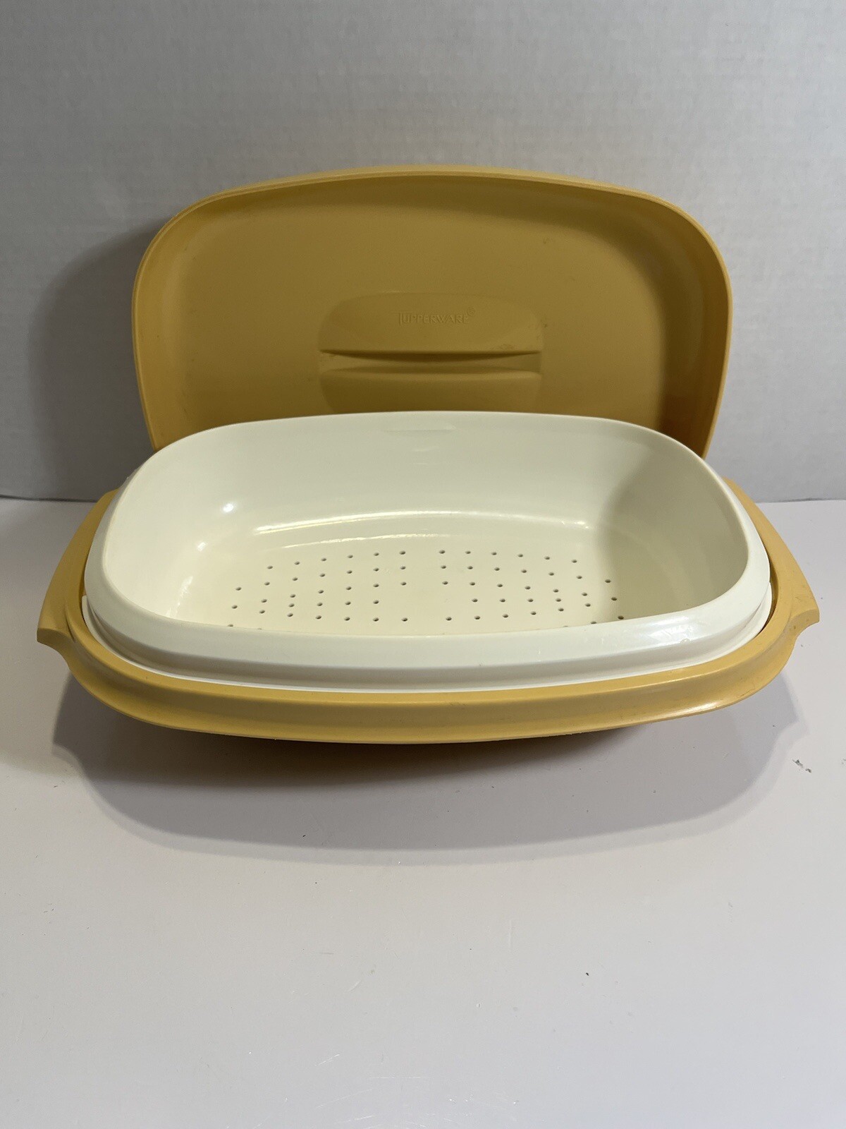 Vintage Tupperware #1273 harvest gold three-piece vegetable/rice steamer…