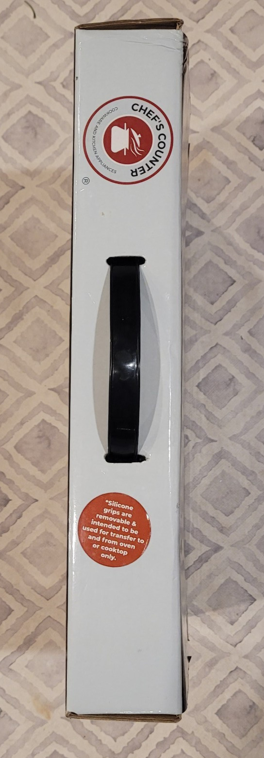 Chef’s Counter 10″ Cast Iron Skillet w/ Silicone Handle Cover Pre Seasoned NIB