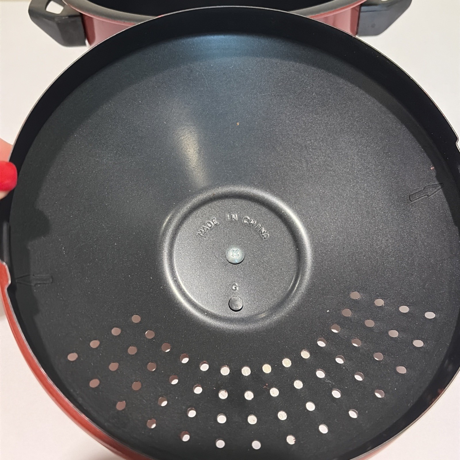 2 Quart Nonstick Metal Steamer Pot Pan W/Locking Vented Lid Strainer Red Black