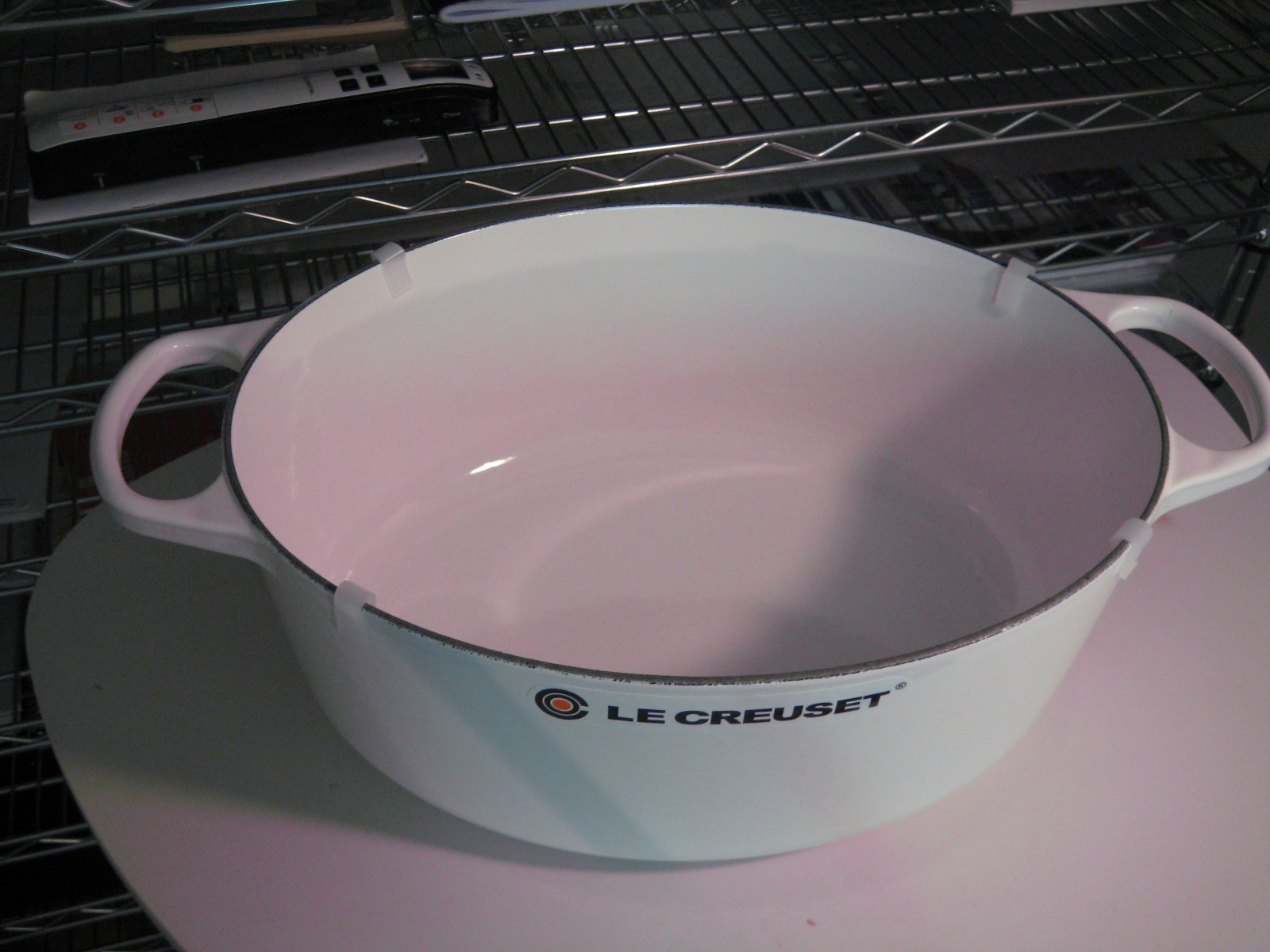 Le Creuset Signature Oval enamel cast iron with lid 8 qt White
