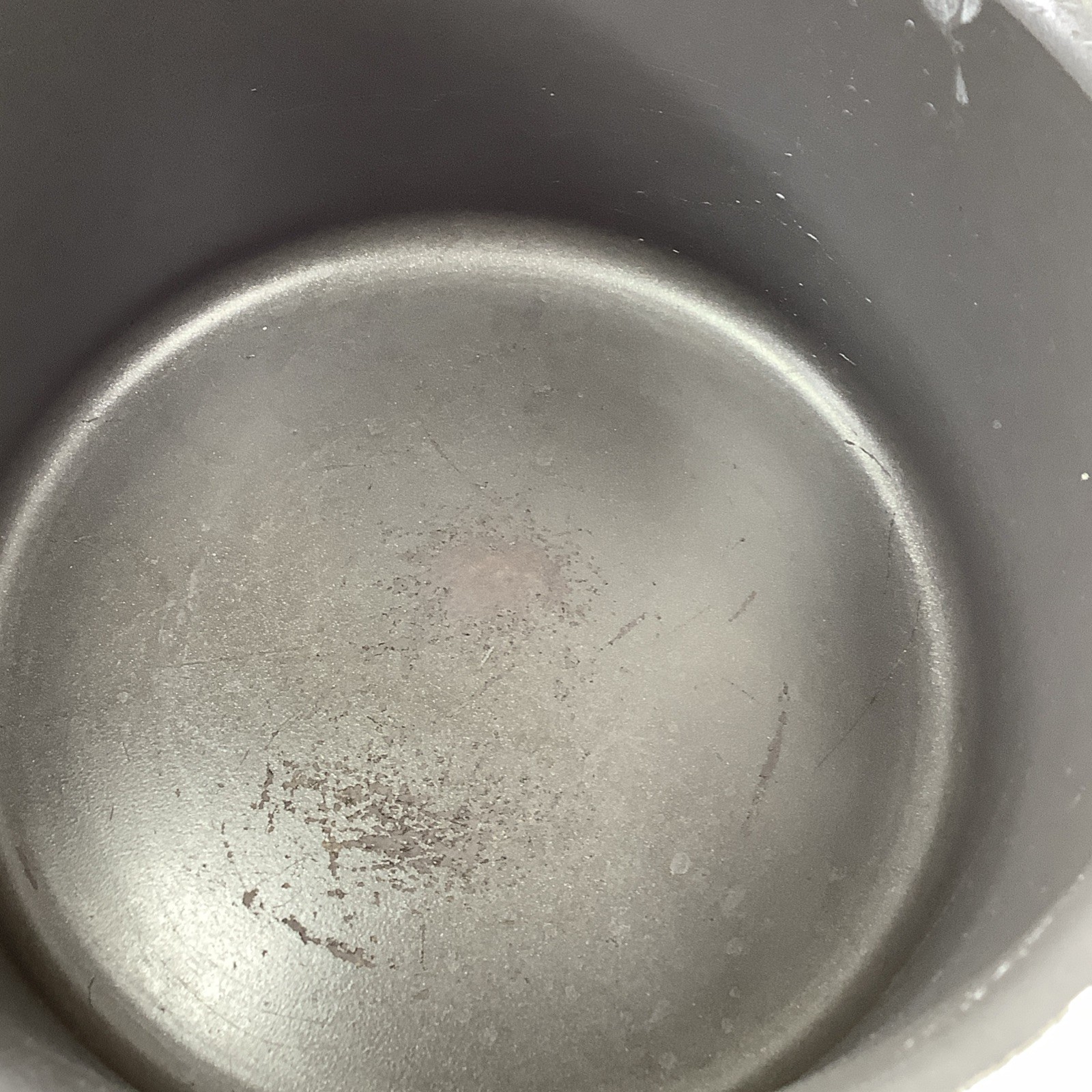PAMPERED CHEF Hard Anodized Non-Stick 3 Qt Titanium Sauce Pan Pot Lid