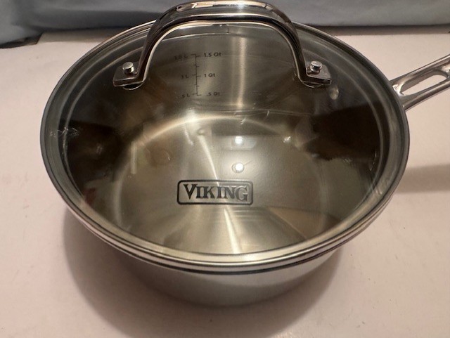 VIKING FABULOUS 3 PLY HEAVY QYALITY STAINLESS STEEL 2 1/4 QT COVERED SAUCE PAN