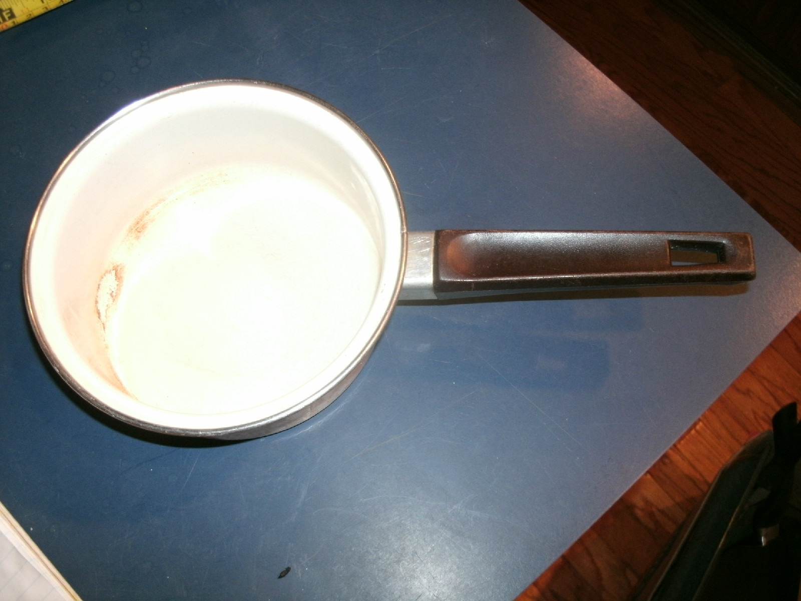 Vintage Saucepan with Beautiful Design – 6.5″ Diameter