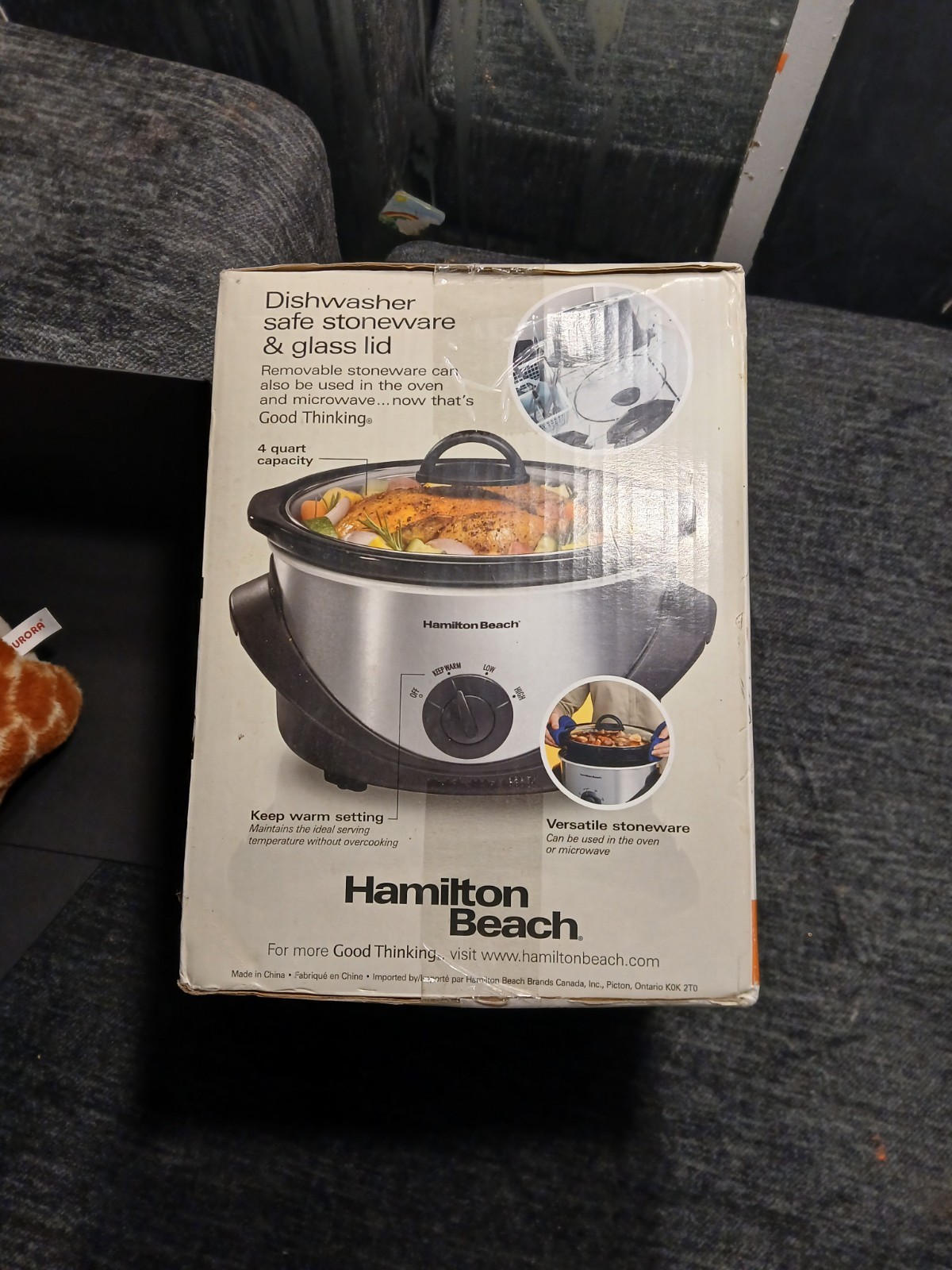 4-quart capacity, suitable for a 4 lb. chicken or 2 lb. roast. With Lid