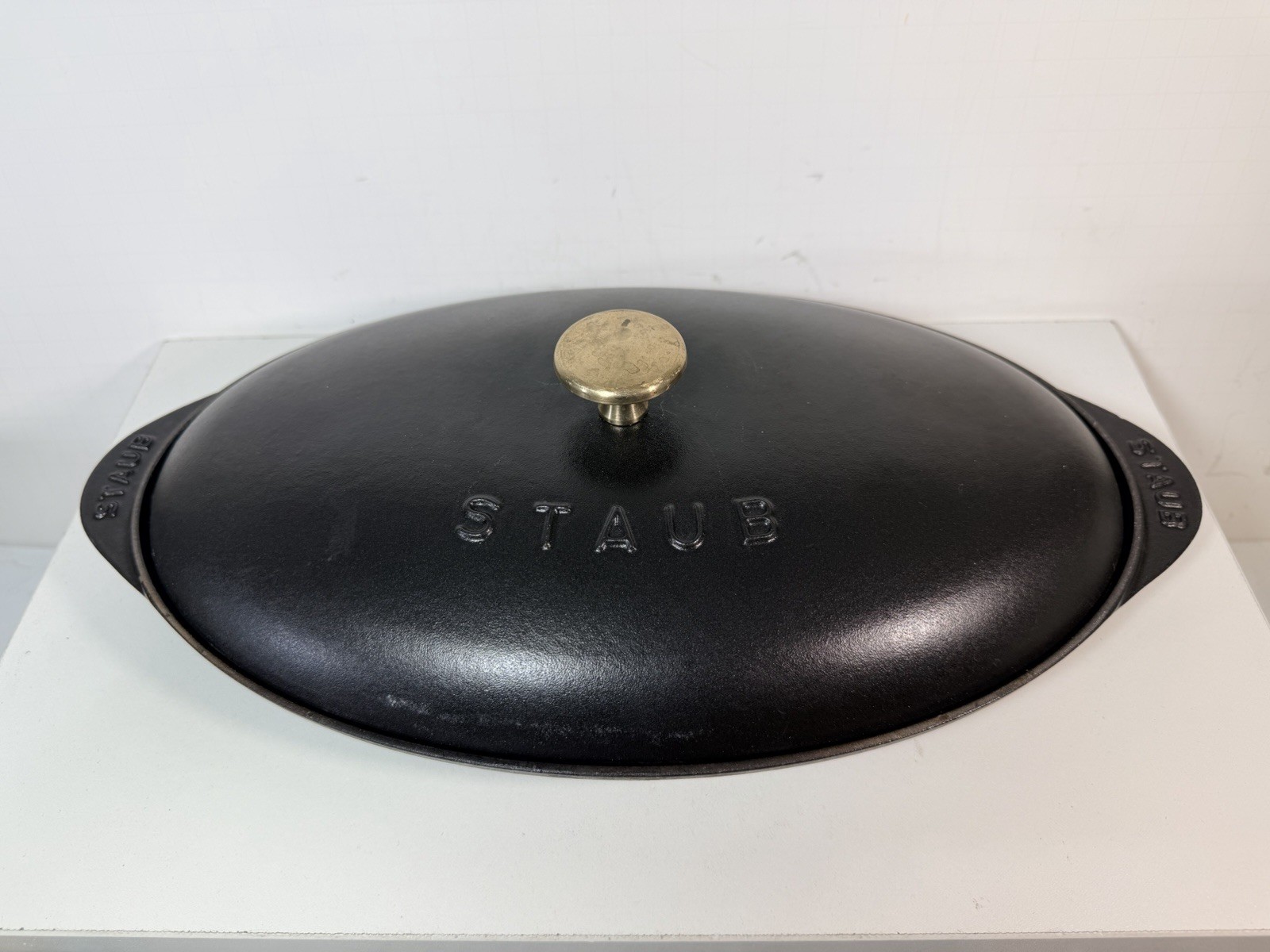 STAUB 31 CAST IRON 12 1/4” Covered Baking Roasting Pan Matte Black Green Bottom