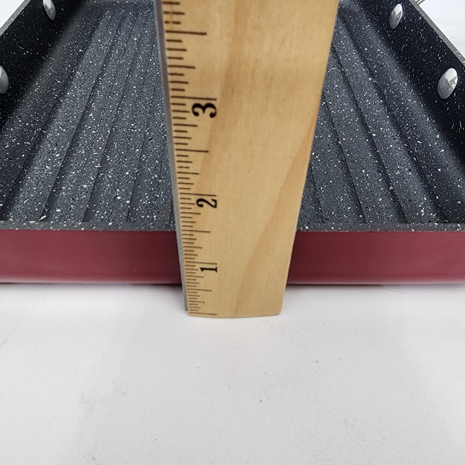 Curtis Stone Griddle Pans Smooth & Ridged (2) Silicon Handle Covers W/Lid 11 x 8