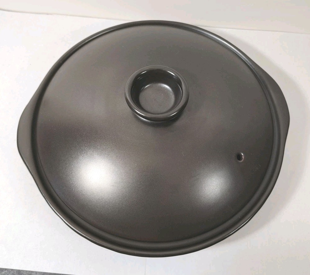 Ceramic Stoneware Microwave 9″ Grill Plate with Lid 9, used. VGC, MCM.