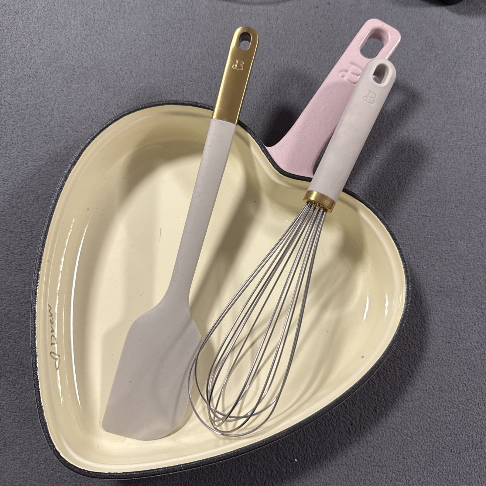 10” Enameled Cast Iron Heart Skillet Pink Champagne by Drew Barrymore @CHIPPED@