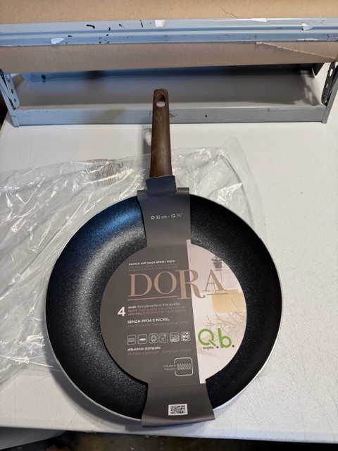 Mopita”Dora” 12.6 Inch / 32 cm. Non Stick Aluminum Fry Pan, Wood Handle